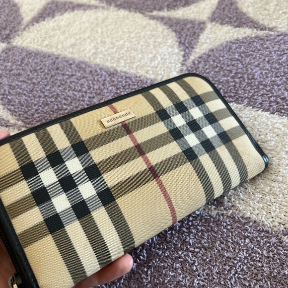 Burberry Checkered Leather Wallet - Picture 6 of 11